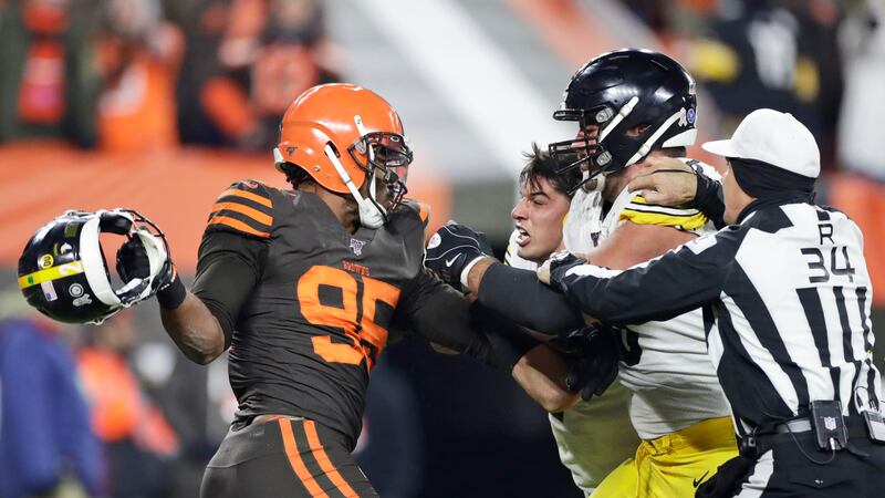cleveland browns football helmet attack 2023 Score Sack #2 Myles Garrett Official NFL Card in Raw (NM or Better) Condition : Collectibles & Fine Art Social media sounds off after