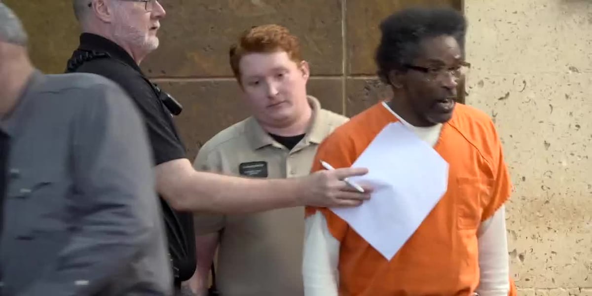 Man accused of shooting Jacksonville officer, K-9 makes outburst in court