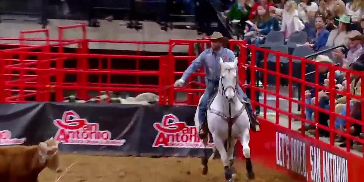 Athens roper wins 2 rounds to end San Antonio rodeo