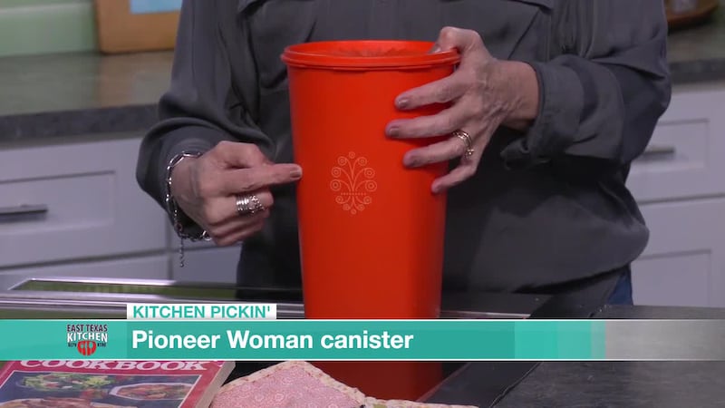 How to Clean Old Tupperware That is Sticky: Easy Solutions