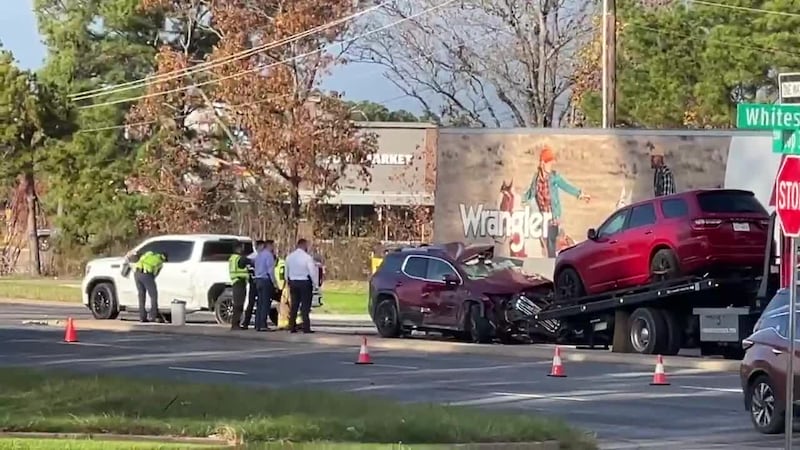 Two killed in wreck with 18-wheeler on west loop in Tyler